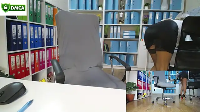 Snapshot of secret-office chatting on 12/02/25, 06:19 secret-office online show from 12/02/25, 06:19