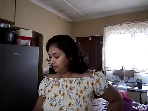 Indianbloom- online show from 09/14/25, 08:57