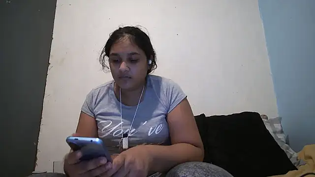 Indianbloom- online show from 10/12/25, 03:00