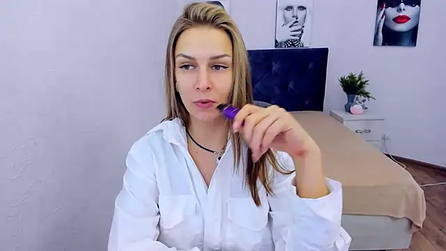 AlexiaDarren online show from 01/17/25, 06:23