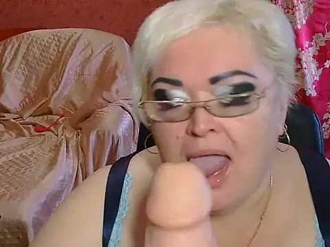 Snapshot of Iren4555 chatting on 02/14/25, 05:30 Iren4555 online show from 02/14/25, 05:30