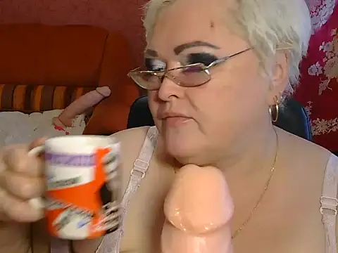 Snapshot of Iren4555 chatting on 09/27/25, 05:45 Iren4555 online show from 09/27/25, 05:45