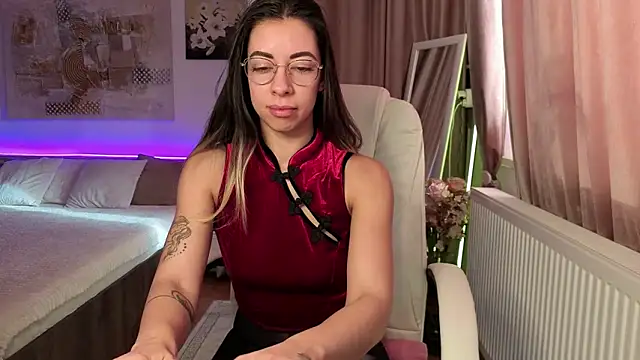 Snapshot of silver_eve chatting on 12/17/25, 11:49 silver eve online show from 12/17/25, 11:49