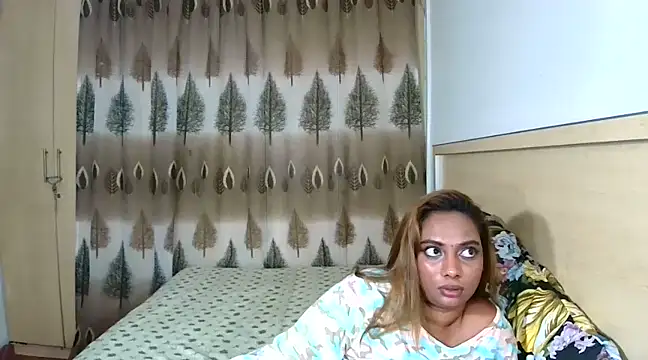 Snapshot of sexyindianchic chatting on 01/25/25, 01:10 sexyindianchic online show from 01/25/25, 01:10