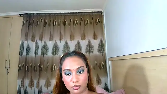 Snapshot of sexyindianchic chatting on 02/04/25, 08:28 sexyindianchic online show from 02/04/25, 08:28