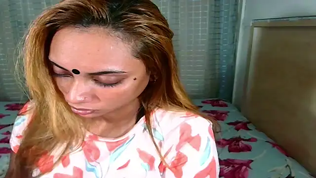 Snapshot of sexyindianchic chatting on 09/16/25, 01:39 sexyindianchic online show from 09/16/25, 01:39