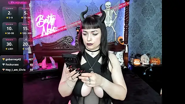 BettyNoir online show from 10/21/25, 07:36