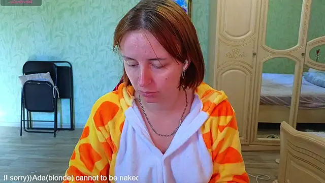 DanaMartina online show from 10/24/25, 10:00