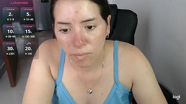 Snapshot of spicey_latina chatting on 05/05/26, 04:59 spicey latina online show from 05/05/26, 04:59