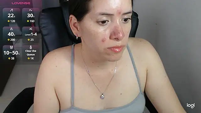 Snapshot of spicey_latina chatting on 05/15/26, 07:32 spicey latina online show from 05/15/26, 07:32