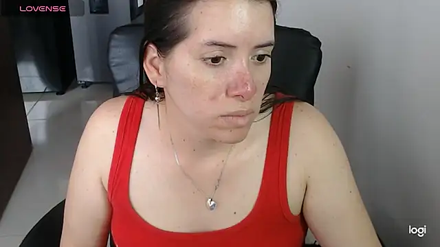Snapshot of spicey_latina chatting on 05/31/26, 04:36 spicey latina online show from 05/31/26, 04:36
