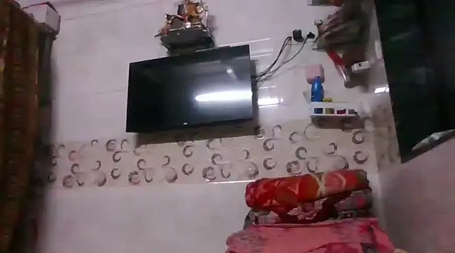 Snapshot of dhamo963 chatting on 01/21/25, 01:32 dhamo963 online show from 01/21/25, 01:32