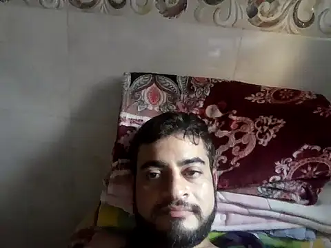 Snapshot of dhamo963 chatting on 11/19/25, 10:15 dhamo963 online show from 11/19/25, 10:15