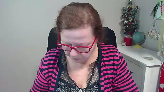 Snapshot of Adelewildx chatting on 01/14/25, 05:30 Adelewildx online show from 01/14/25, 05:30