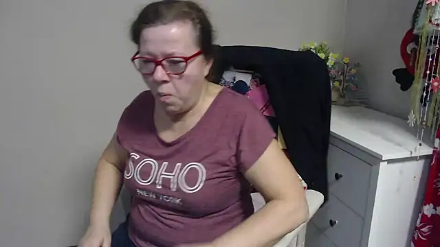 Snapshot of Adelewildx chatting on 02/05/25, 04:37 Adelewildx online show from 02/05/25, 04:37