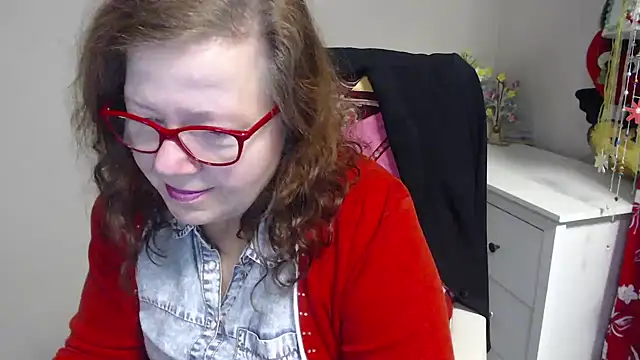 Snapshot of Adelewildx chatting on 02/12/25, 04:23 Adelewildx online show from 02/12/25, 04:23