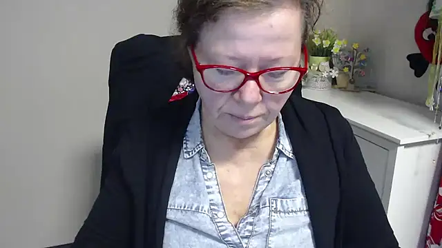 Snapshot of Adelewildx chatting on 02/19/25, 05:16 Adelewildx online show from 02/19/25, 05:16