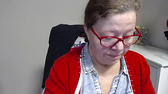 Snapshot of Adelewildx chatting on 02/20/25, 04:50 Adelewildx online show from 02/20/25, 04:50