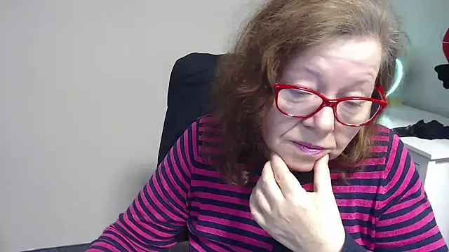 Snapshot of Adelewildx chatting on 03/03/25, 07:10 Adelewildx online show from 03/03/25, 07:10