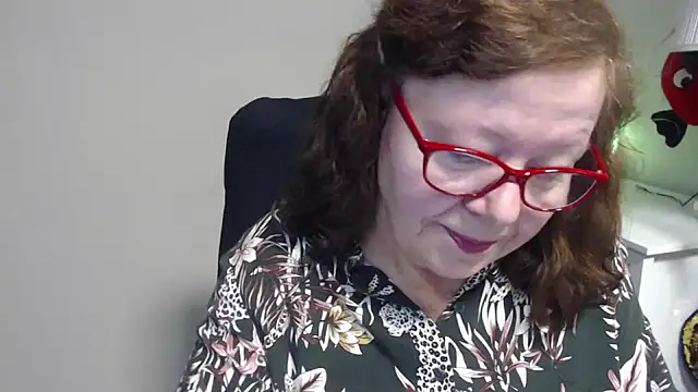 Snapshot of Adelewildx chatting on 03/20/25, 05:02 Adelewildx online show from 03/20/25, 05:02