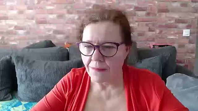 Snapshot of Adelewildx chatting on 03/22/25, 10:06 Adelewildx online show from 03/22/25, 10:06