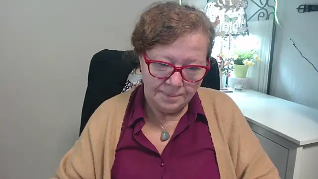 Snapshot of Adelewildx chatting on 09/15/25, 02:44 Adelewildx online show from 09/15/25, 02:44