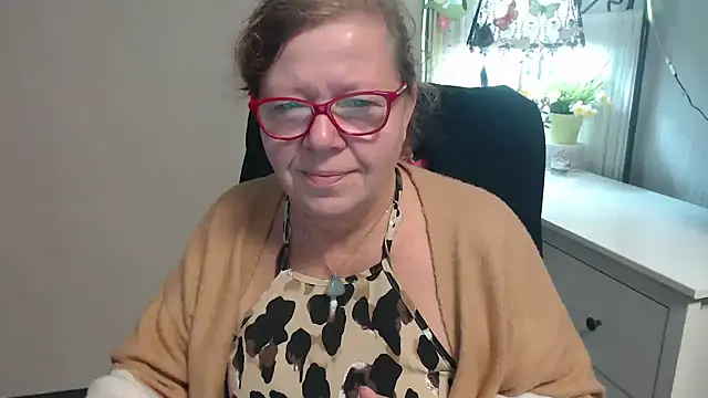 Snapshot of Adelewildx chatting on 09/17/25, 03:19 Adelewildx online show from 09/17/25, 03:19