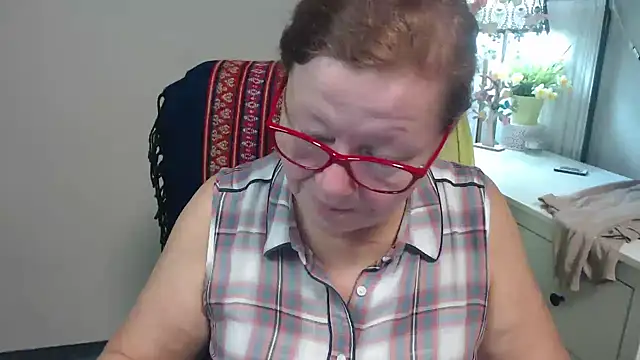 Snapshot of Adelewildx chatting on 10/14/25, 03:18 Adelewildx online show from 10/14/25, 03:18