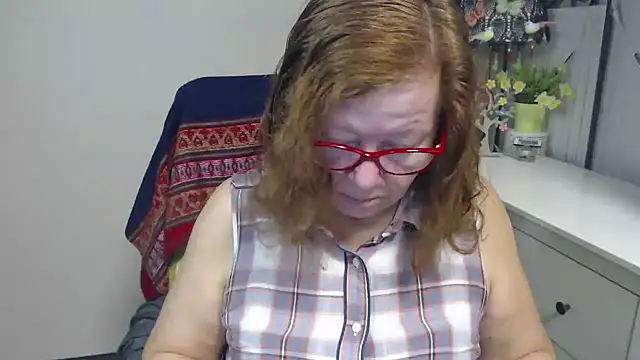 Snapshot of Adelewildx chatting on 10/22/25, 03:07 Adelewildx online show from 10/22/25, 03:07