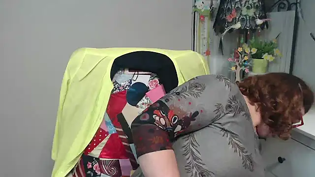 Snapshot of Adelewildx chatting on 10/27/25, 03:43 Adelewildx online show from 10/27/25, 03:43