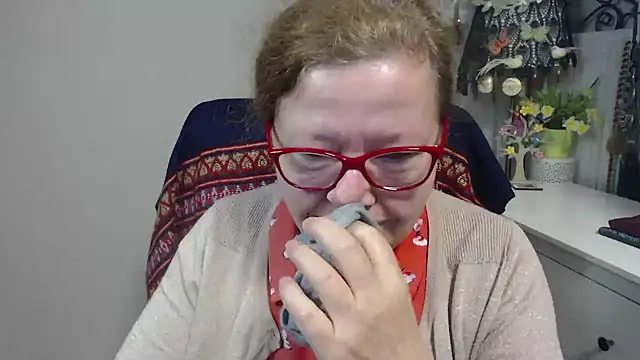 Snapshot of Adelewildx chatting on 11/10/25, 05:06 Adelewildx online show from 11/10/25, 05:06