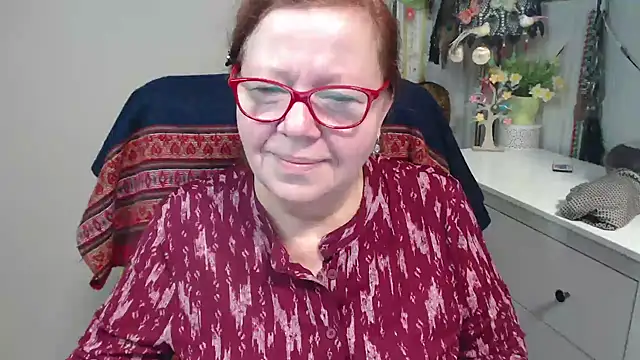 Snapshot of Adelewildx chatting on 11/18/25, 04:17 Adelewildx online show from 11/18/25, 04:17