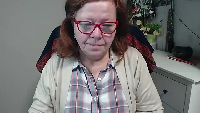 Snapshot of Adelewildx chatting on 11/25/25, 03:17 Adelewildx online show from 11/25/25, 03:17