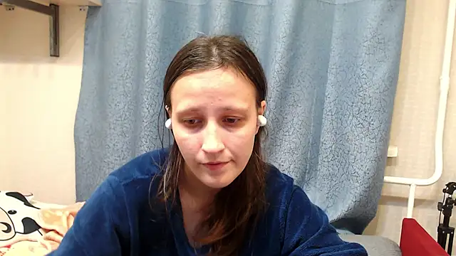 alisacucumber online show from 10/22/25, 04:29