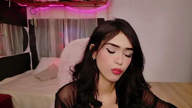 Snapshot of YourKatt chatting on 09/13/25, 02:00 YourKatt online show from 09/13/25, 02:00