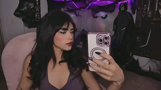 Snapshot of YourKatt chatting on 10/26/25, 04:07 YourKatt online show from 10/26/25, 04:07