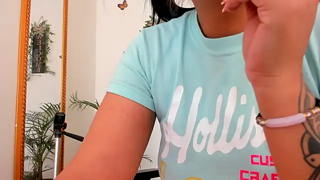 Snapshot of darsha_sahu chatting on 01/08/25, 04:33 darsha sahu online show from 01/08/25, 04:33