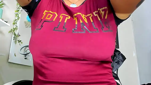 Snapshot of darsha_sahu chatting on 10/20/25, 12:44 darsha sahu online show from 10/20/25, 12:44