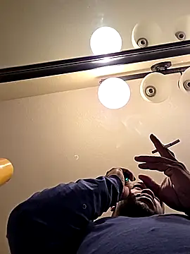 Snapshot of Oakcliffjacker chatting on 10/31/25, 11:28 Oakcliffjacker online show from 10/31/25, 11:28