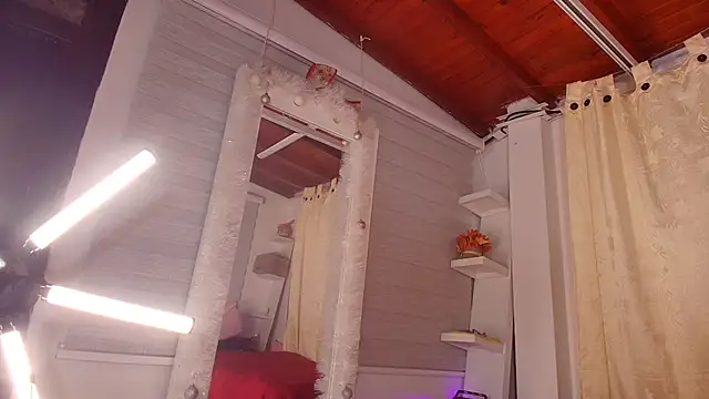 Snapshot of emyli_sw_ chatting on 02/08/25, 03:08 emyli sw online show from 02/08/25, 03:08