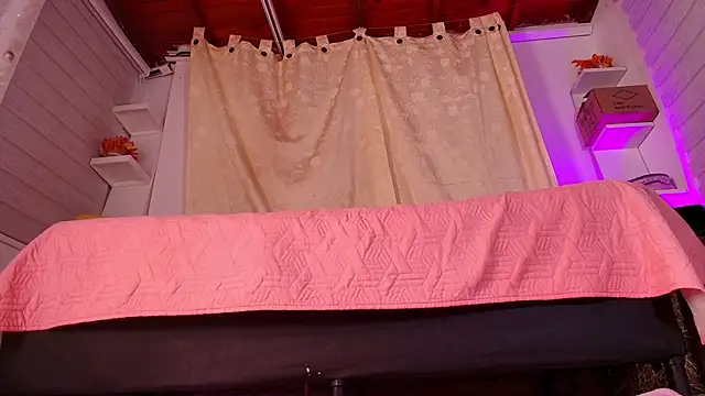 Snapshot of emyli_sw_ chatting on 02/11/25, 03:08 emyli sw online show from 02/11/25, 03:08