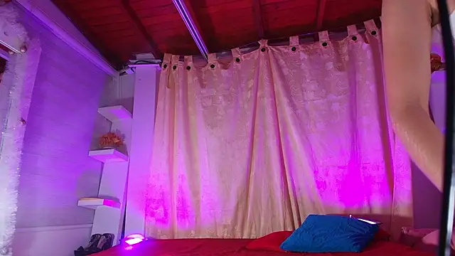 Snapshot of emyli_sw_ chatting on 03/22/25, 03:09 emyli sw online show from 03/22/25, 03:09