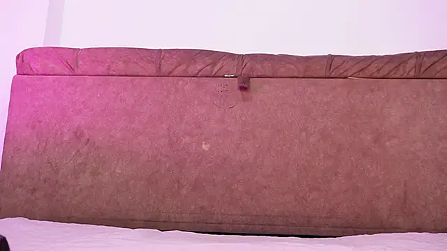 Snapshot of emyli_sw_ chatting on 10/09/25, 03:04 emyli sw online show from 10/09/25, 03:04