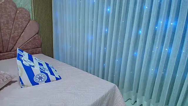 Snapshot of emyli_sw_ chatting on 10/31/25, 03:07 emyli sw online show from 10/31/25, 03:07