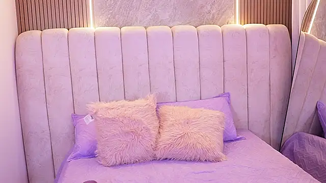 Snapshot of emyli_sw_ chatting on 11/27/25, 03:08 emyli sw online show from 11/27/25, 03:08