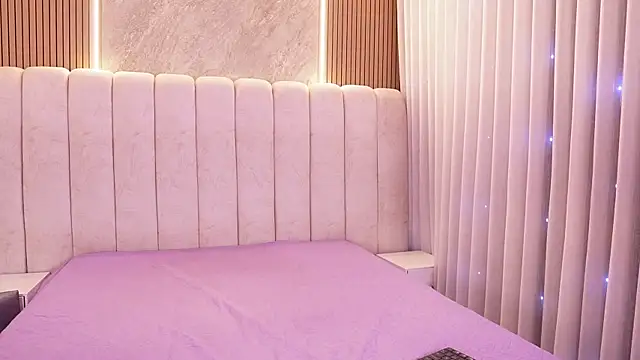 emyli sw  online show from 04/20/26, 03:09