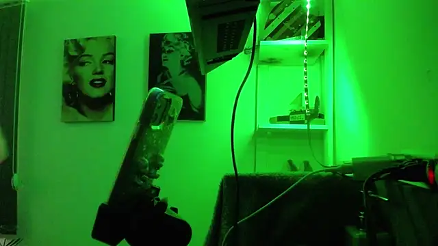 shellsy hans online show from 09/12/25, 01:28