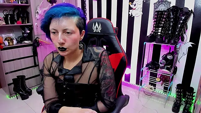 Snapshot of Mistress_Yelena chatting on 03/06/25, 12:00 Mistress Yelena online show from 03/06/25, 12:00