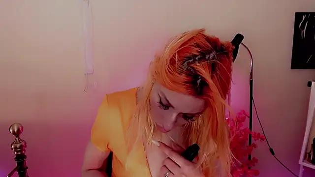 AnnieGOld  online show from 12/28/24, 02:11