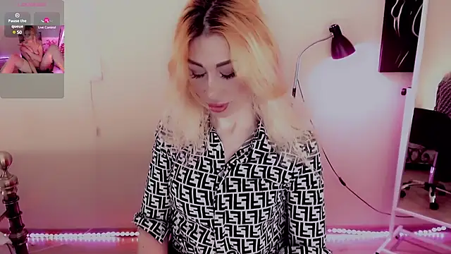 AnnieGOld  online show from 02/22/25, 11:03